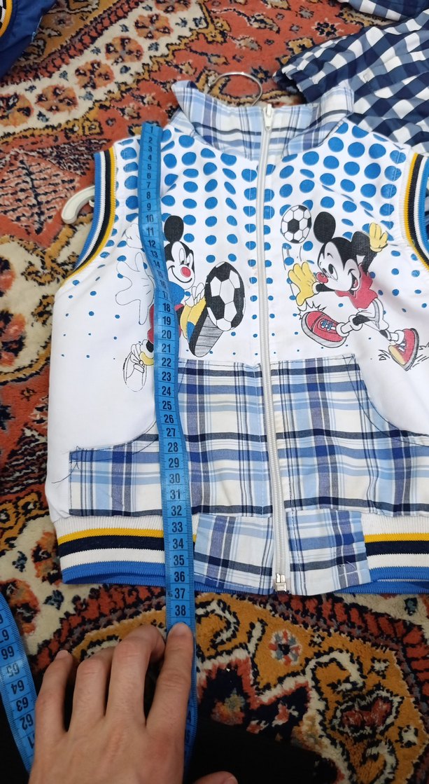 Renkli Baskılı Kapüşonlu Erkek Çocuk Yeleği - Görsel 4