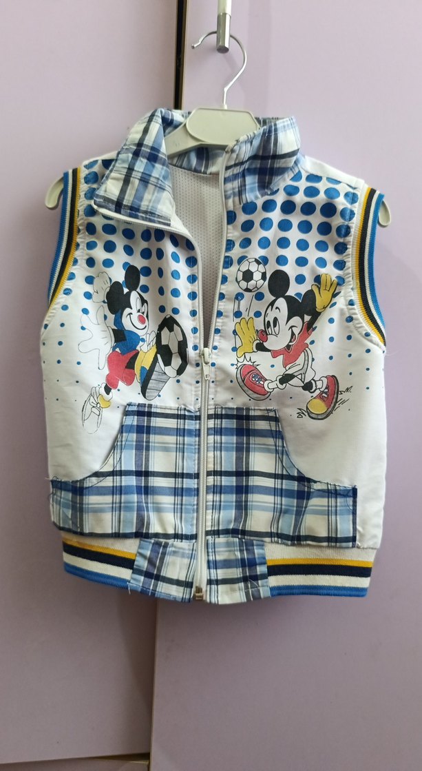 Renkli Baskılı Kapüşonlu Erkek Çocuk Yeleği - Görsel 3