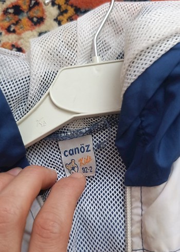 Erkek Çocuk Renkli Baskılı Kapüşonlu Yelek - Görsel 3