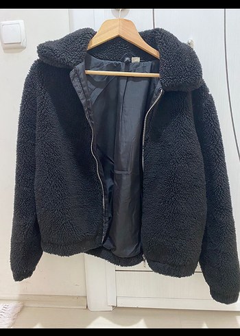 Siyah Kürklü Kadın Kışlık Mont H&M