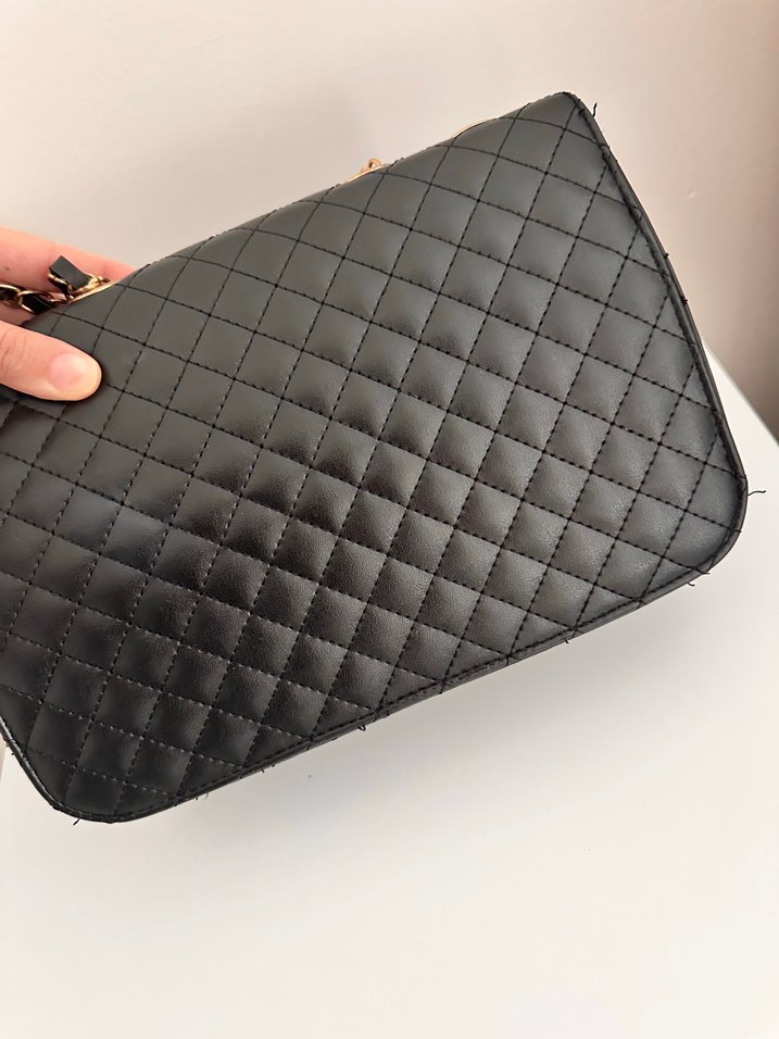 Chanel Siyah Kapitone Deri Çanta — görsel 6/7