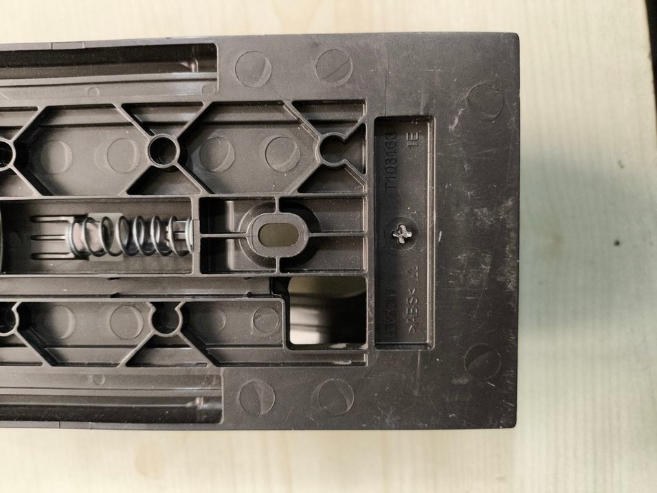 DYSON SARJLI SÜPÜRGE DUVAR ASKI APARATI - Görsel 5