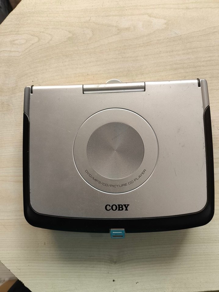 Coby TF-DVD7005 7 İnç Taşınabilir DVD Oynatıcı lens yok - Görsel 5