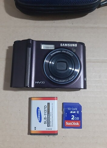 SAMSUNG DIGIMAX NV30 8.1 MP 3X ZOOM DIJITAL FOTOĞRAF MAKİNESİ 2G