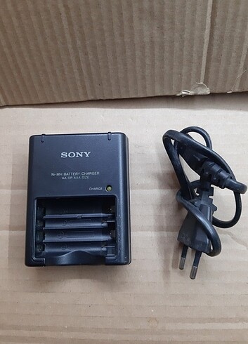 Sony Pil Şarj Cihazı BC-CS2B