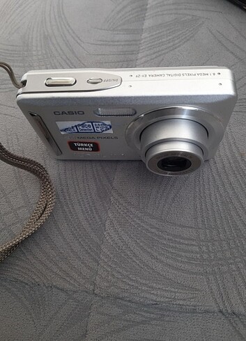 Casio Exilim EX-Z9 8MP 3x Zoom 2,6 Ekran Dijital Fotoğraf Makine