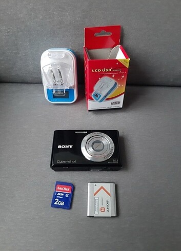 Sony DSC-W330 14,1 MP 4x Zoom 3,0 inç LCD Dijital Fotoğraf Makin