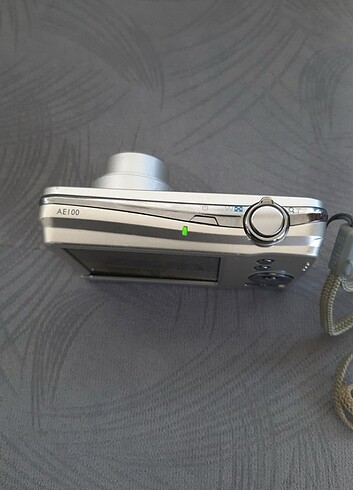 BenQ AE100 14 MP 5X Optik Zoom Dijital Fotoğraf Makinesi 1GB Kar