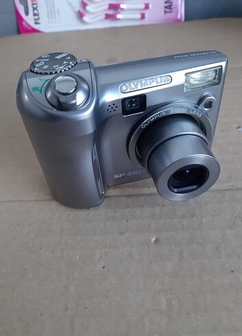 Olympus SP-310 7,1MP 3X Zoom Dijital Fotoğraf Makinesi 512MB Kar