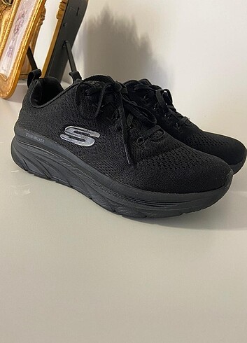 Skechers spor ayakkabı 