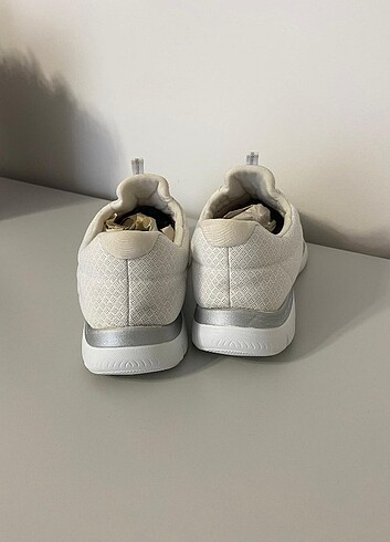 Skechers spor ayakkabı 