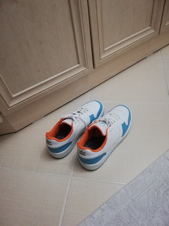 Adidas spor ayakkabı - Görsel 3