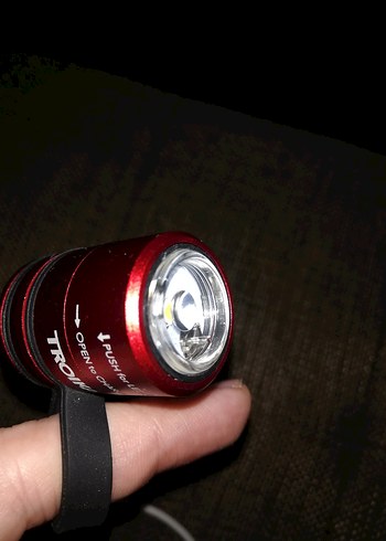 Kırmızı Mıknatıslı Kapı Lambası - Görsel 5