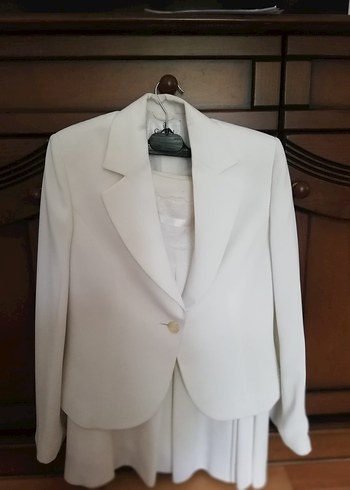 Düğmeli Beyaz Mini Kadın Takım Elbise - Görsel 5