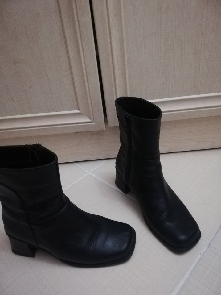 Siyah Deri Gotik Kadın Botları - Görsel 4