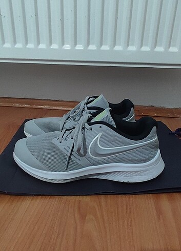 Nike Nike Gri spor ayakkabısı