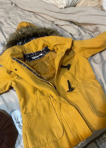 Stradivarius Kadın Sarı Kürklü Midi Kışlık Mont - Görsel 2