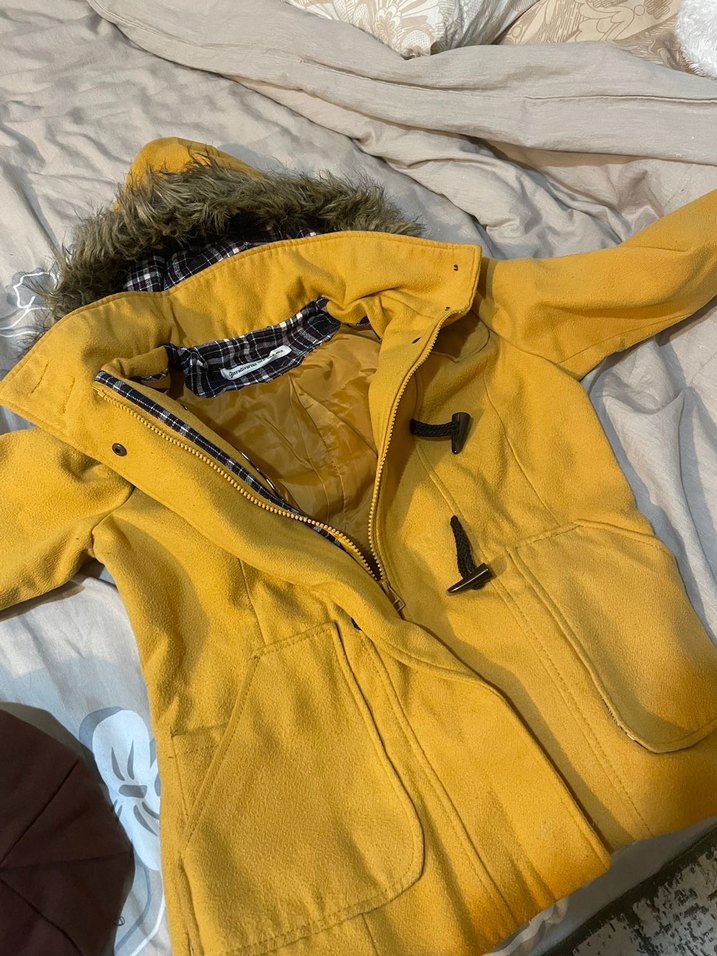 Stradivarius Kadın Sarı Kürklü Midi Kışlık Mont - Görsel 2