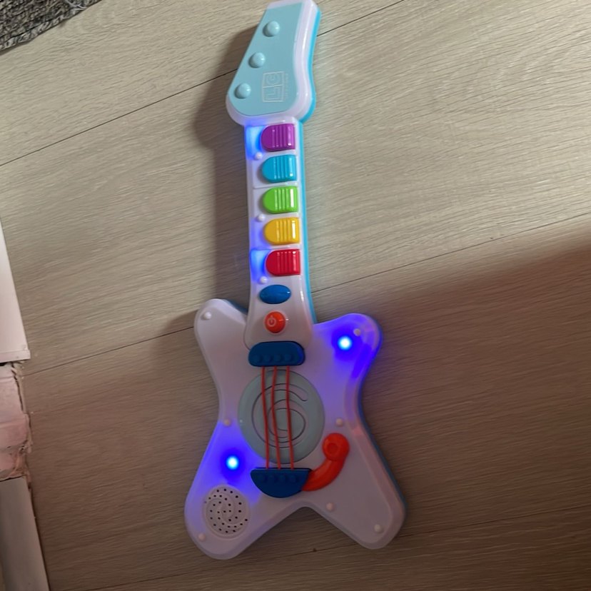 Işıklı müzikli rock roll gitar - Görsel 2