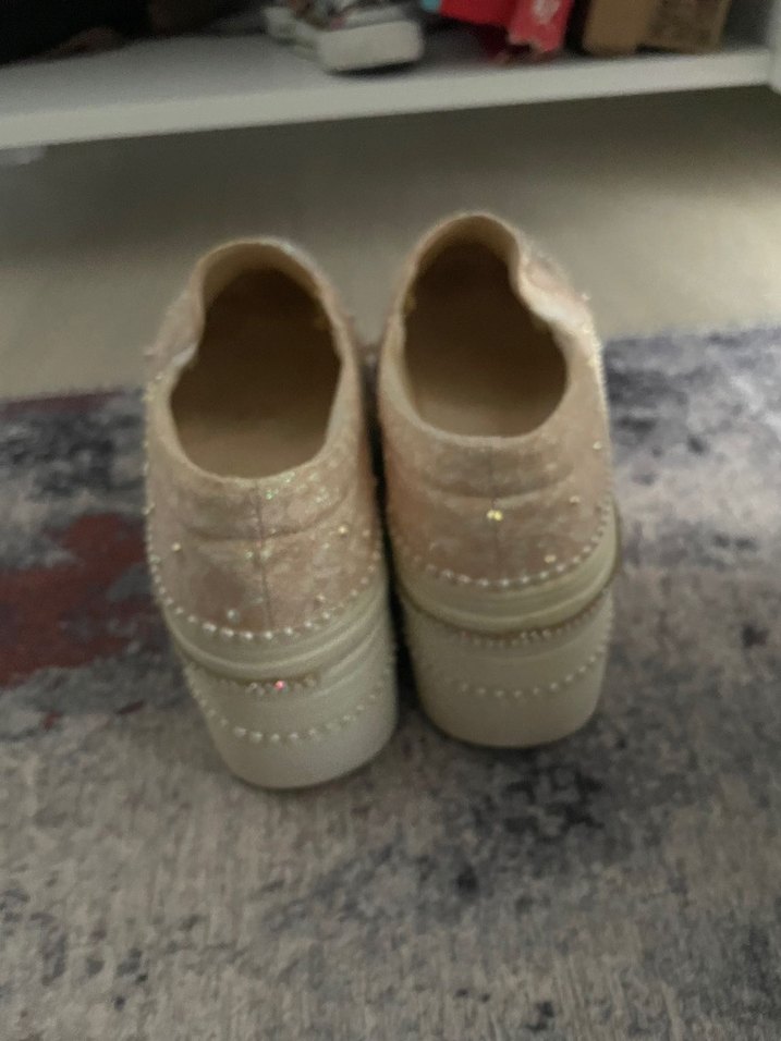 Beyaz Nakışlı ve Boncuk Detaylı Ayakkabı - Görsel 5