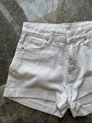 Zara Beyaz denim şort