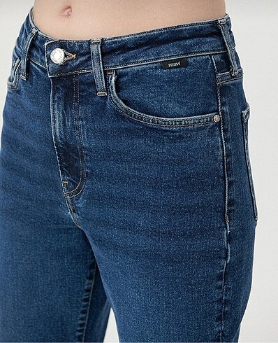 28 Beden mavi Renk Mavi Mom Jean