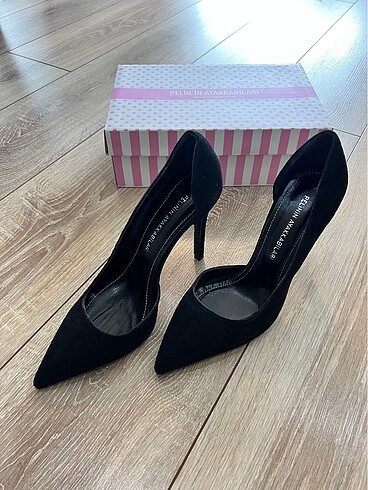 Pelinin Ayakkabıları Siyah Gerçek Süet Stiletto