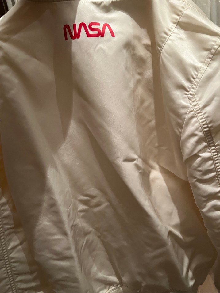 Beyaz NASA Baskılı Fermuarlı alpha mont ceket - Görsel 3