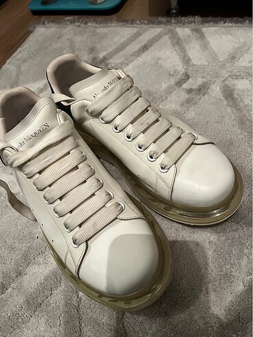 Alexander McQueen 42