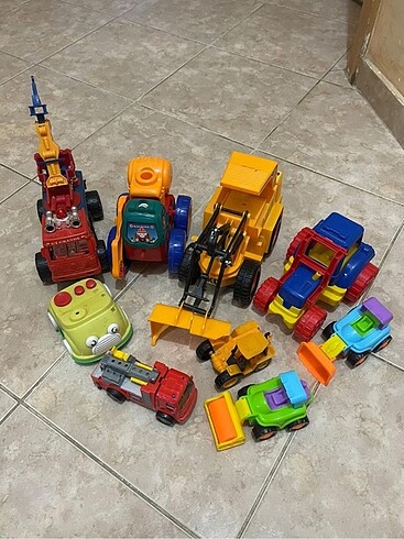 Çeşitli Oyuncak Araçlar Kamyon Araba Buldozer İnşaat Araçları