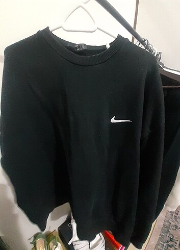 Nike sweatshirt