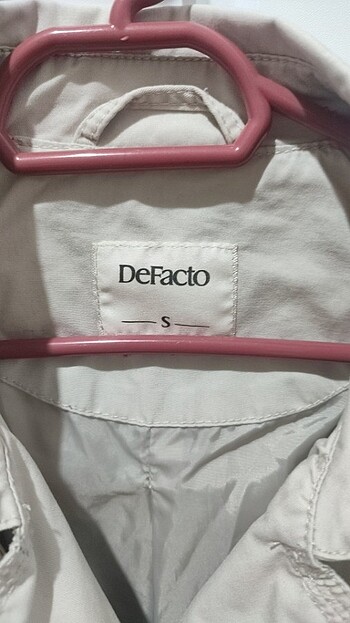 Defacto Trenckot
