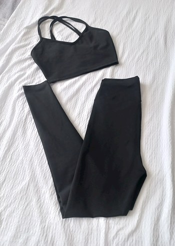 Siyah Spor Büstiyer ve Tayt Takımı - Görsel 3
