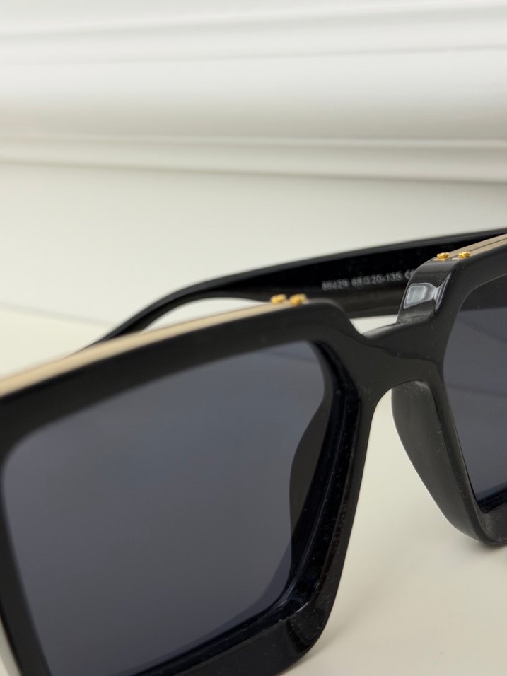 Kemer Detaylı Siyah Klasik Kadın Gözlüğü - Görsel 5