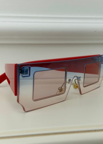 Şeffaf Kırmızı Pop Kültür Kadın Gözlüğü - Görsel 3