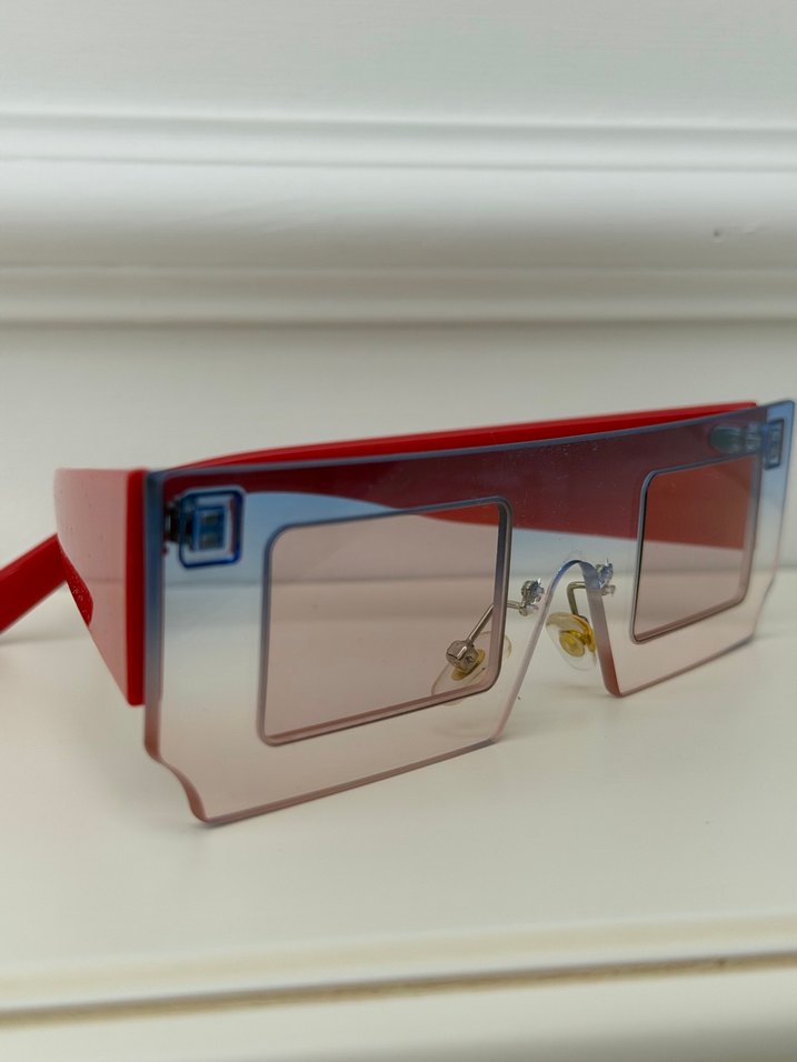 Şeffaf Kırmızı Pop Kültür Kadın Gözlüğü - Görsel 3