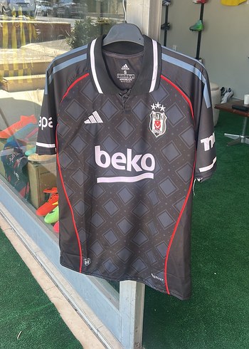 Beşiktaş yeni sezon forması