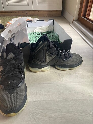 42 Beden Nike Lebron 19 ayakkabı