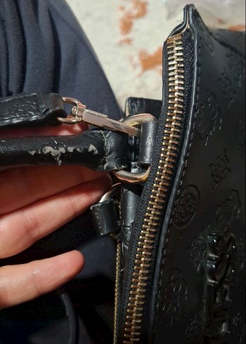 Guess Siyah Şık Deri Desenli Kadın Çanta