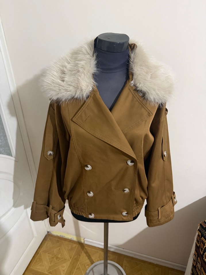 Zara Yaka Kürklü Kadın Ceket - Görsel 3