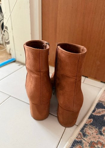 Kahverengi Süet Kadın Bot - Görsel 3