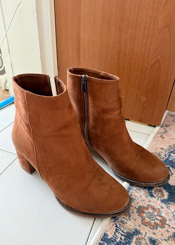 Kahverengi Süet Kadın Bot - Görsel 2