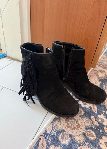 Bambi Püsküllü Siyah Süet Kadın Bot - Görsel 2