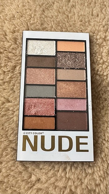 Nude Far Paleti
