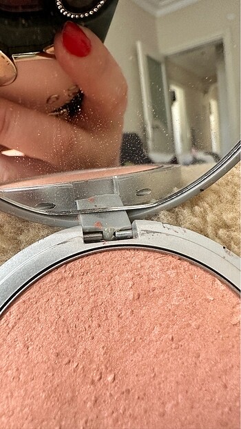 Beden The Balm Hightlighter