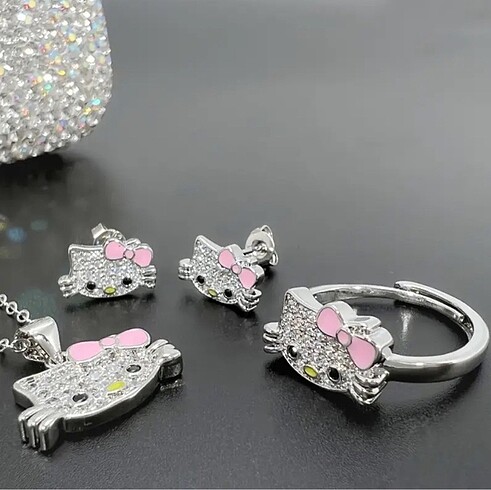 Hello Kitty Bayan Takı Seti