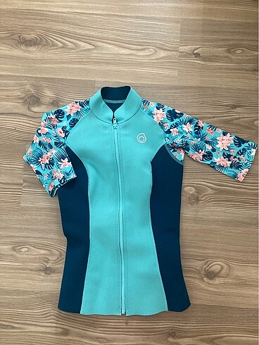 Decathlon fermuar yarım kol mayo