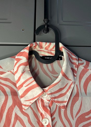 Pembe Zebra Desenli Kısa Kollu Tül Gömlek - Görsel 4