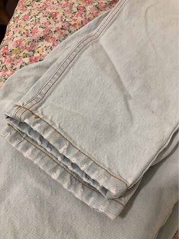 34 Beden mavi Renk Bershka mom jean