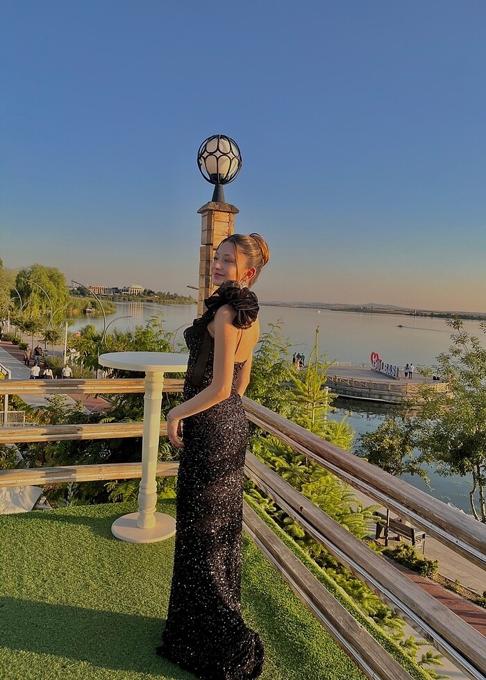 Payetli siyah abiye - Görsel 2